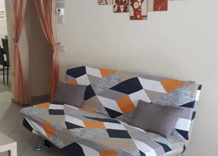 Iris, Turistico アパート